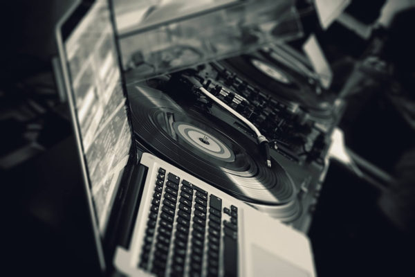 Live DJ